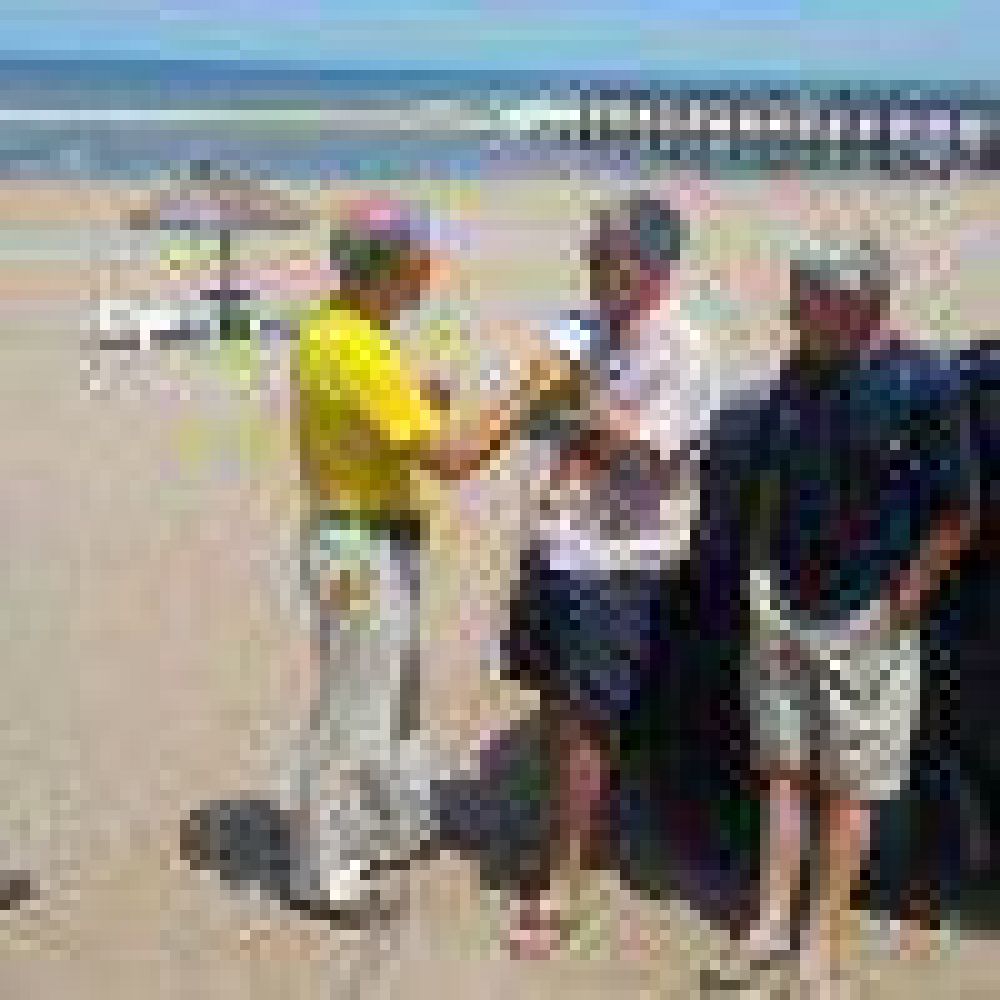 Prueban nueva de camioneta en las playas de Necochea
