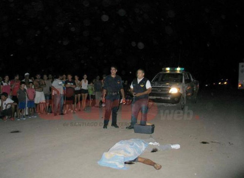 Terrible muerte de un motociclista al ser chocado