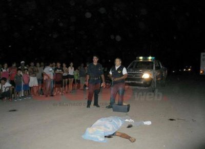Terrible muerte de un motociclista al ser chocado