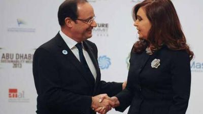 Hollande suspende su visita a Argentina por 