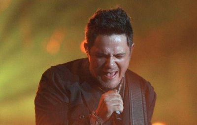 Alejandro Sanz se quebr� y no estar� en el Festival de Pe�as