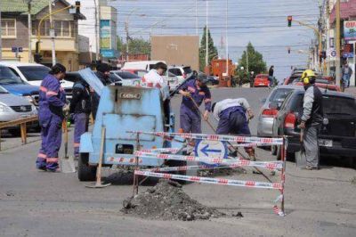 Bacheo de calles en San Mart�n y Alberdi