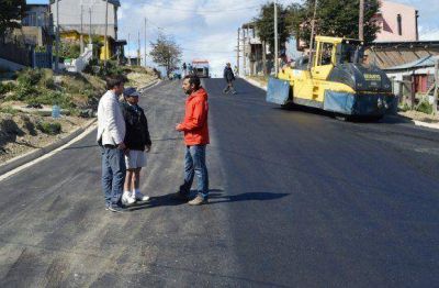 Prosigue el asfaltado en distintos sectores de la ciudad de Ushuaia