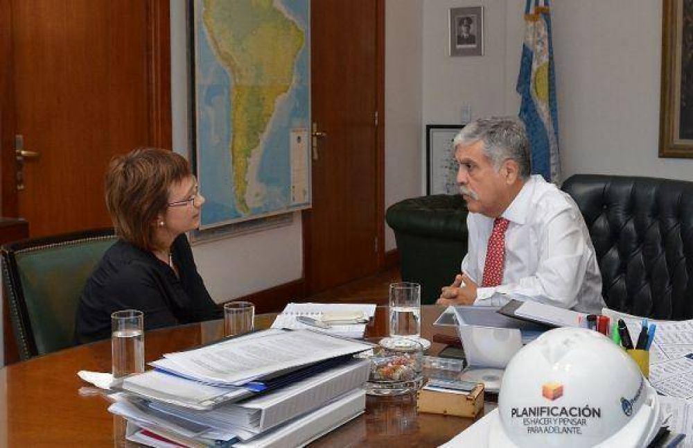 R�os se reuni� con el Ministro de Planificaci�n Julio De Vido 