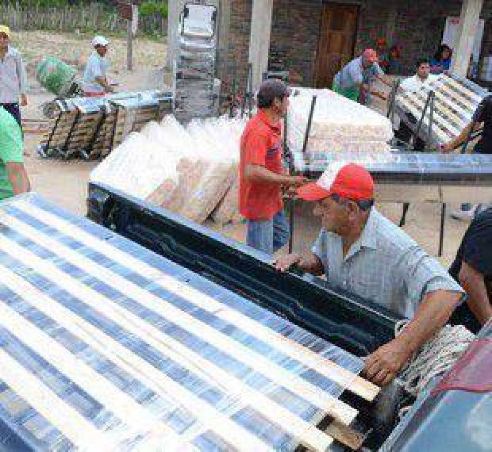 Un total de trece familias de Luj�n recibieron asistencia enviada por la gobernadora