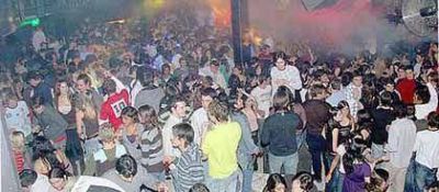 Desalojan m�s de 700 personas de varias fiestas clandestinas