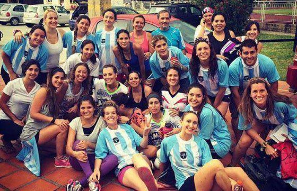 Salta campe�n del 1� torneo abierto de roller hockey femenino