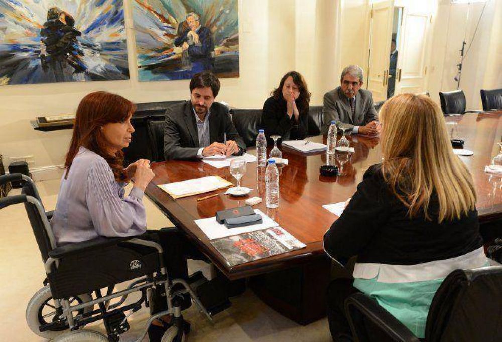 Cristina Kirchner recibi en Olivos a integrantes de la agrupacin Memoria Activa