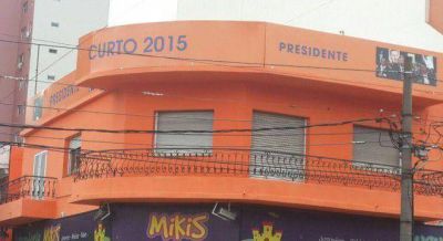 Con gui�os a Scioli, Curto busca su s�ptimo mandato en Tres de Febrero