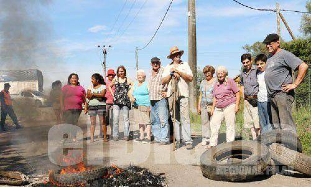 Bloquean la entrada a empresas acusadas de contaminaci�n