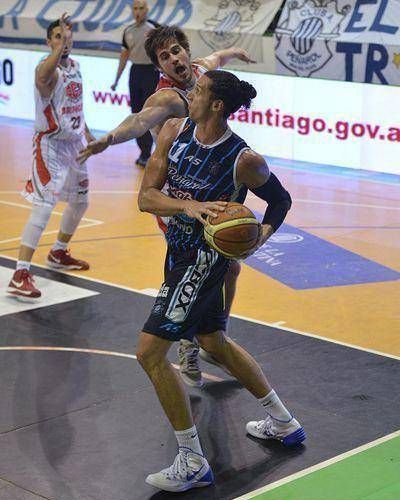 Se subi� a la punta con autoridad