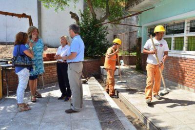 El Municipio trabaja en la reparaci�n de 60 establecimientos escolares
