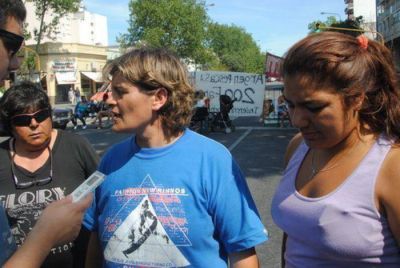 Persiste el conflicto con los extrabajadores de Argen Pesca: �Es una verg�enza lo que est�n haciendo con nosotros�