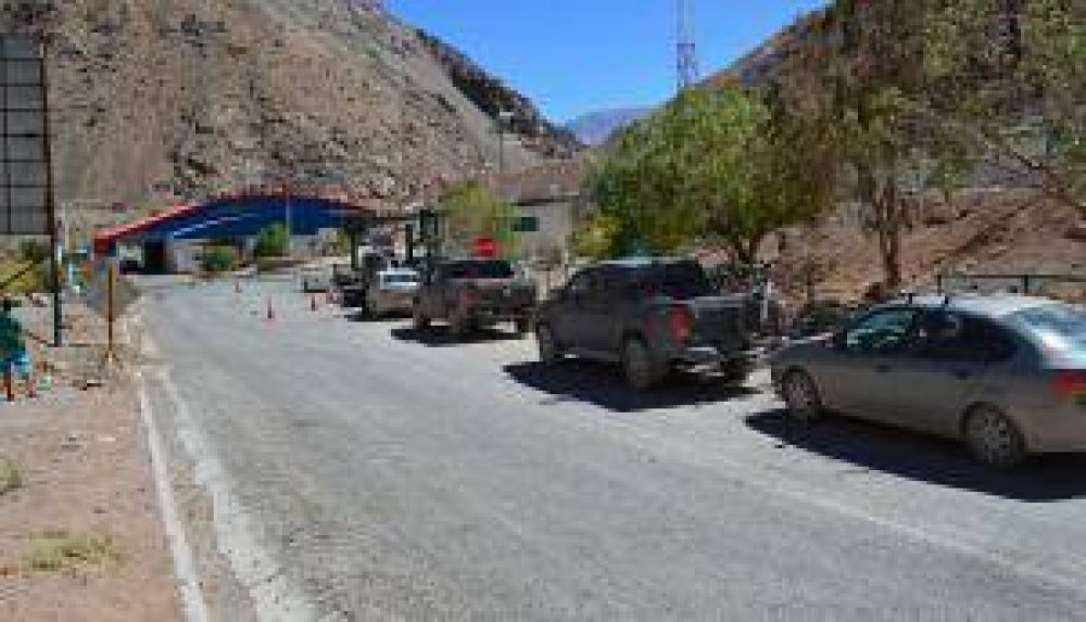 Paso de Agua Negra: casi el 50% m�s de autos chilenos