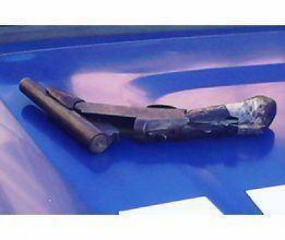 Persecuci�n y secuestro de un arma de guerra  