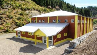 El Gobierno Provincial finaliz� en barrios de Esquel obras de 6 nuevas viviendas y un Sal�n de Usos M�ltiples