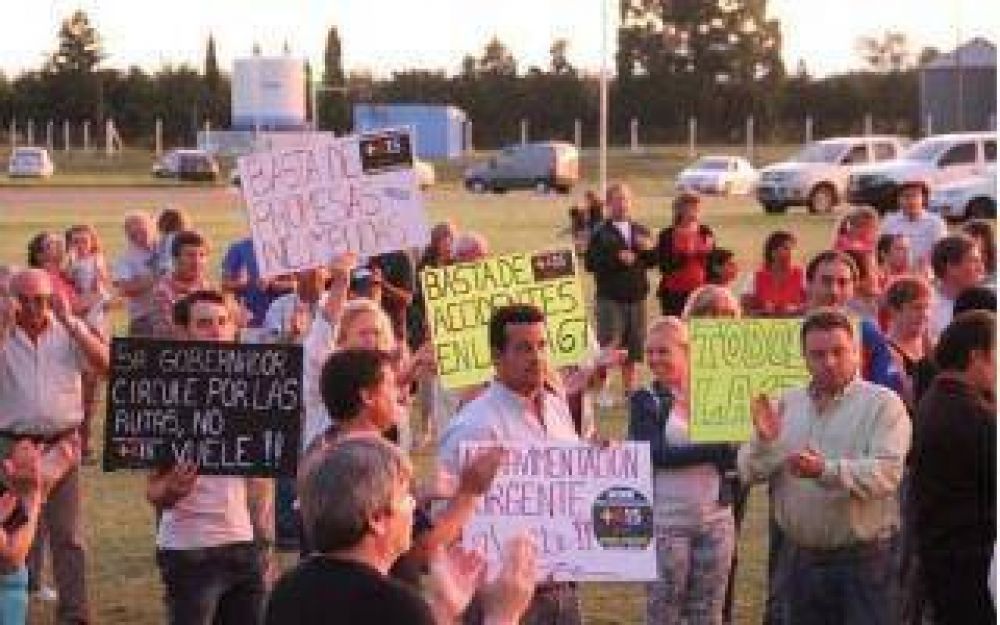 Coronel Su�rez: Protesta y corte por el mal estado de la Ruta 67