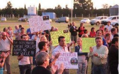 Coronel Su�rez: Protesta y corte por el mal estado de la Ruta 67