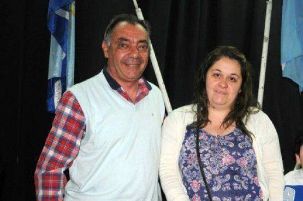 El Intendente Cant�n entrego 36 certificados de ocupaci�n de terrenos a vecinos del sector del Barrio Bicentenario