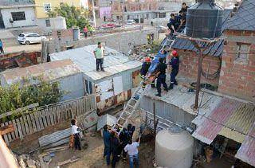 Sufri� una descompensaci�n y fue rescatado por la Polic�a y Bomberos