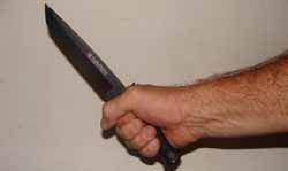 En un confuso episodio, hirieron con un arma blanca a dos j�venes