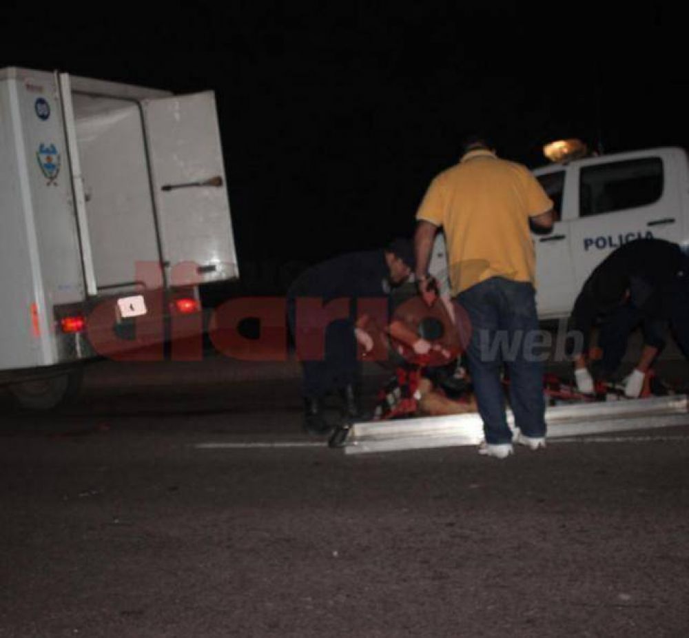 Un hombre muri� anoche en un vuelco y a�n no fue identificado