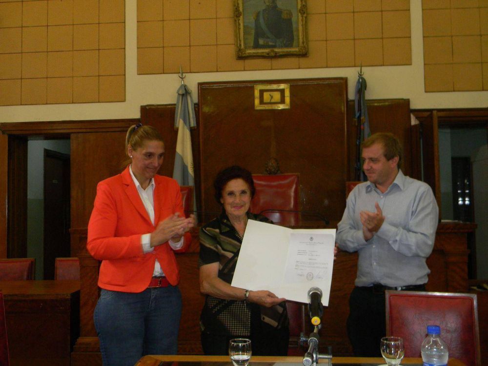 Distinguieron a la actriz Hilda Marc�