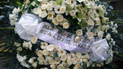Destrozaron la corona que envi� Gils Carb� al velatorio de Nisman