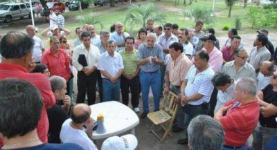 Polic�as retirados pretenden entre $11 mil y $22 mil mensuales
