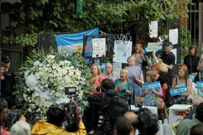 Expresiones de dolor y cr�ticas al Gobierno en el velorio de Nisman
