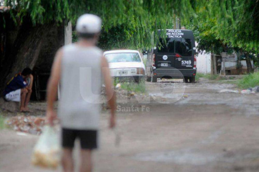 La polic�a de acci�n t�ctica lleg� a barrio San Lorenzo