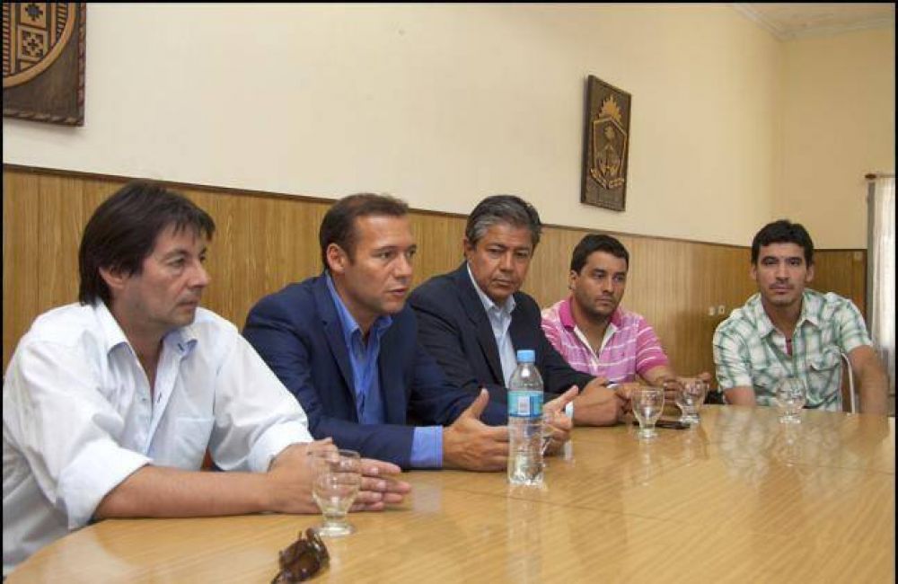 Guti�rrez y Figueroa lanzaron la campa�a del MPN en Zapala
