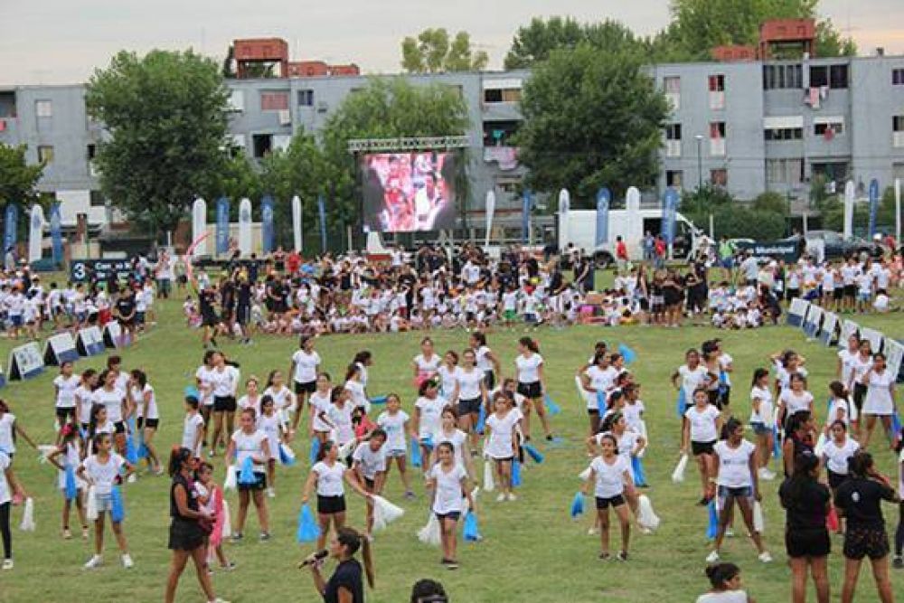 M�s de doce mil personas en el cierre de las colonias municipales de San Isidro 