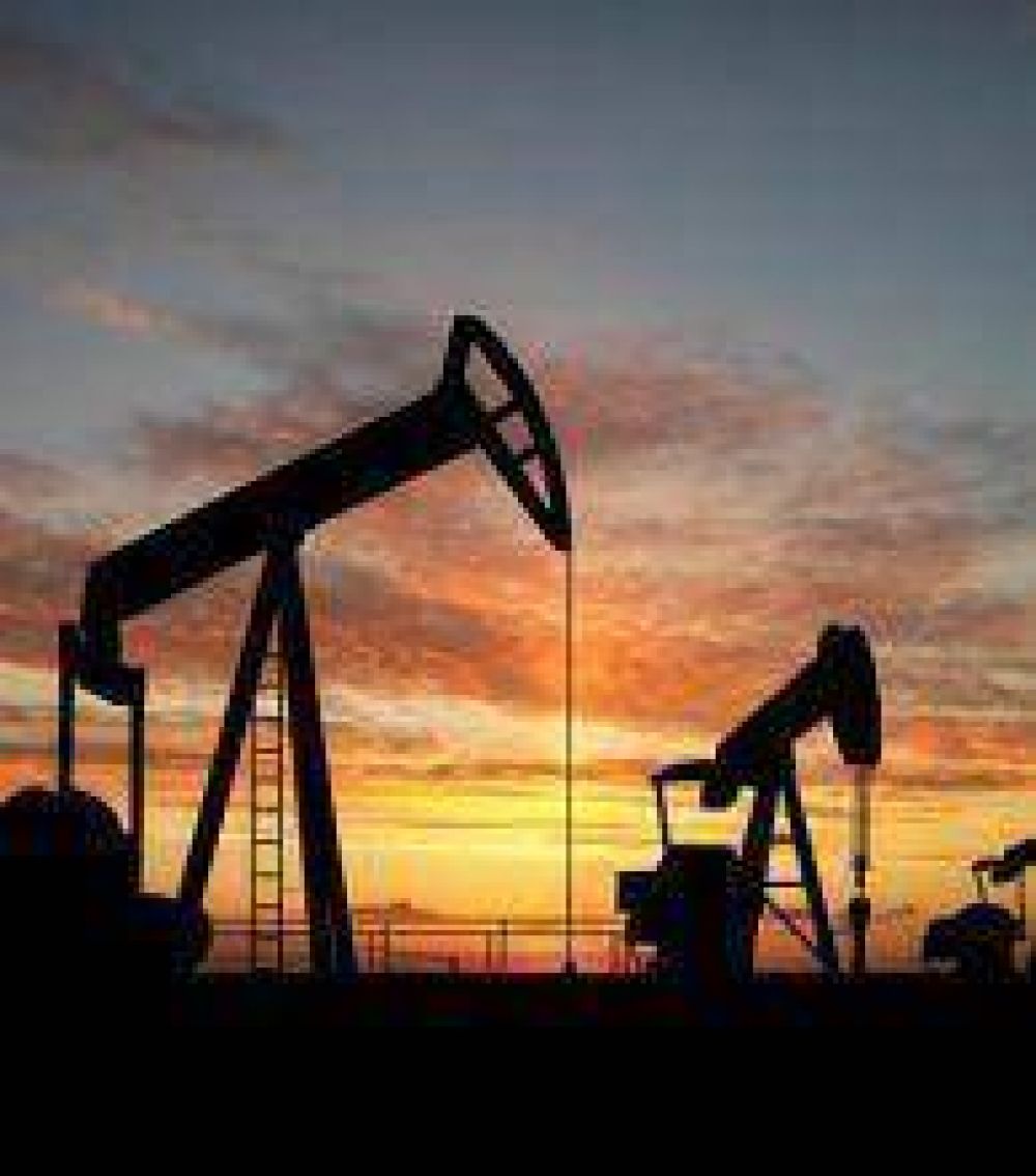 Plantean acuerdo por nueva baja en los combustibles