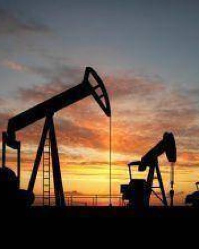 Plantean acuerdo por nueva baja en los combustibles