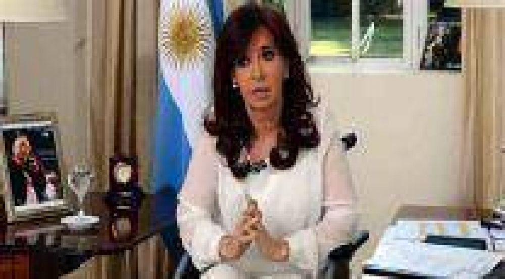Urribarri carg� contra Bullrich en Twitter y banc� a CFK