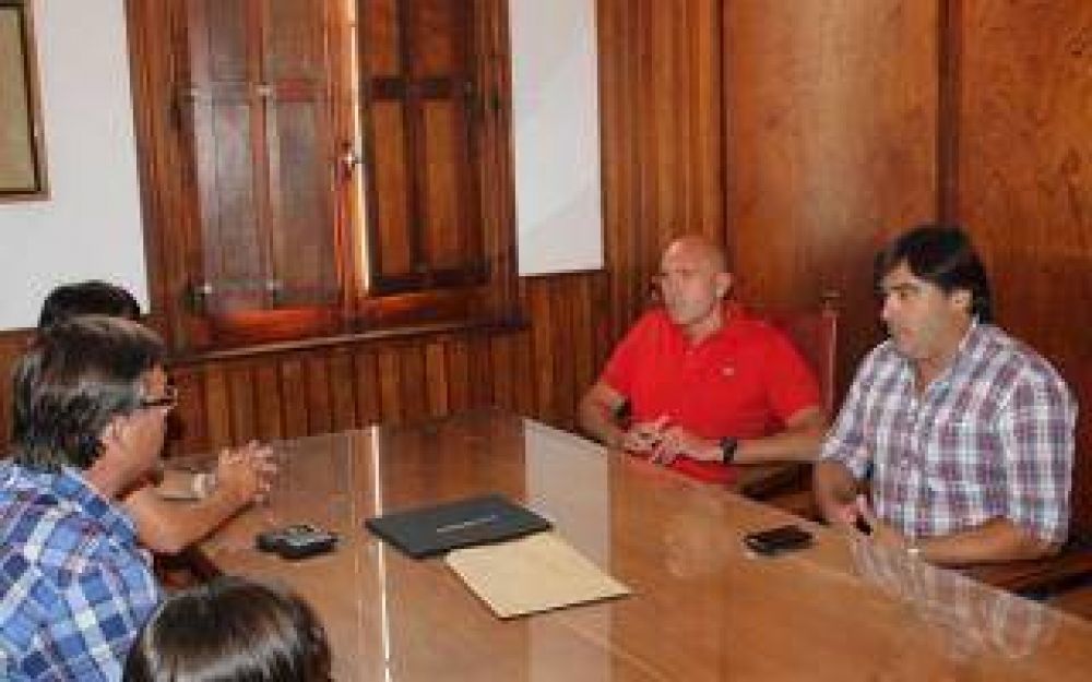 Daireaux: Intendente Hernando recibi donacin de instituciones locales