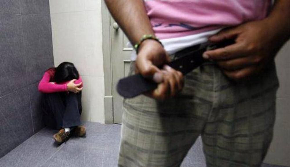 Ni�a cont� que su padre la viol� durante 6 a�os