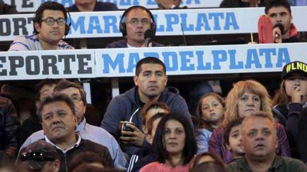 Rom�n jug� de hincha