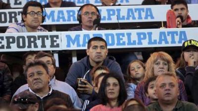 Rom�n jug� de hincha