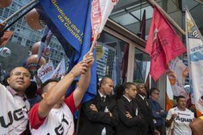 Crece el esc�ndalo de corrupci�n en Petrobras: m�s empresas en la mira