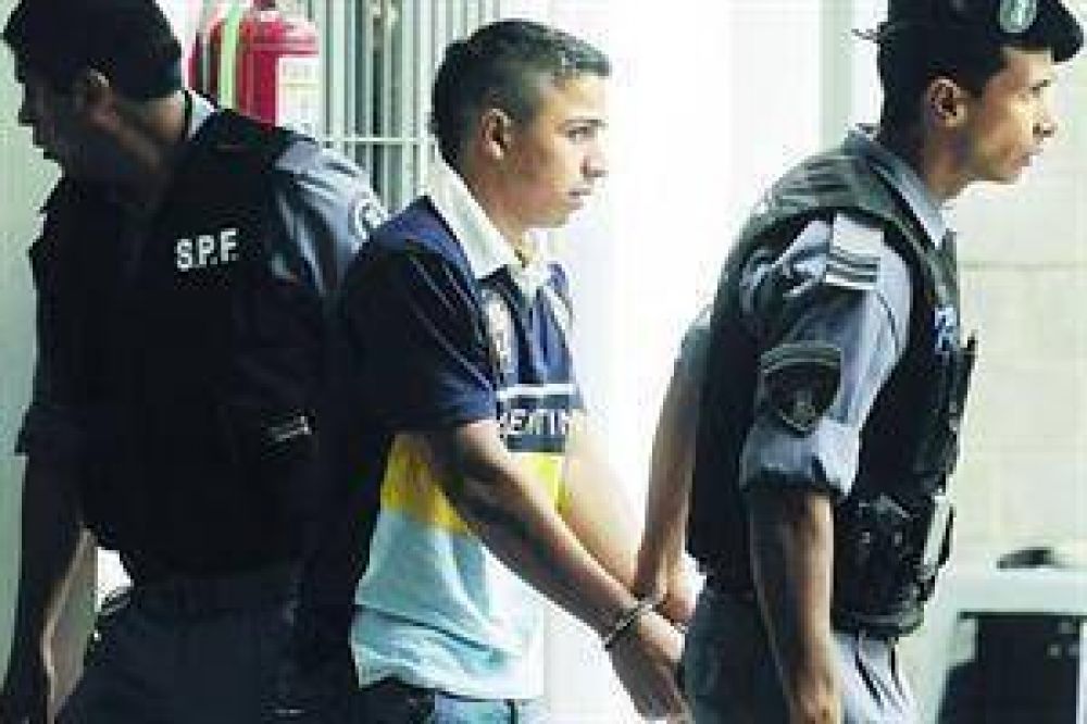 El asesino de Mat�as Berardi, que se fug� de la carcel, secuestr� a una pareja de un country