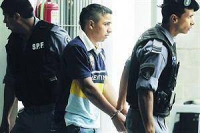 El asesino de Mat�as Berardi, que se fug� de la carcel, secuestr� a una pareja de un country