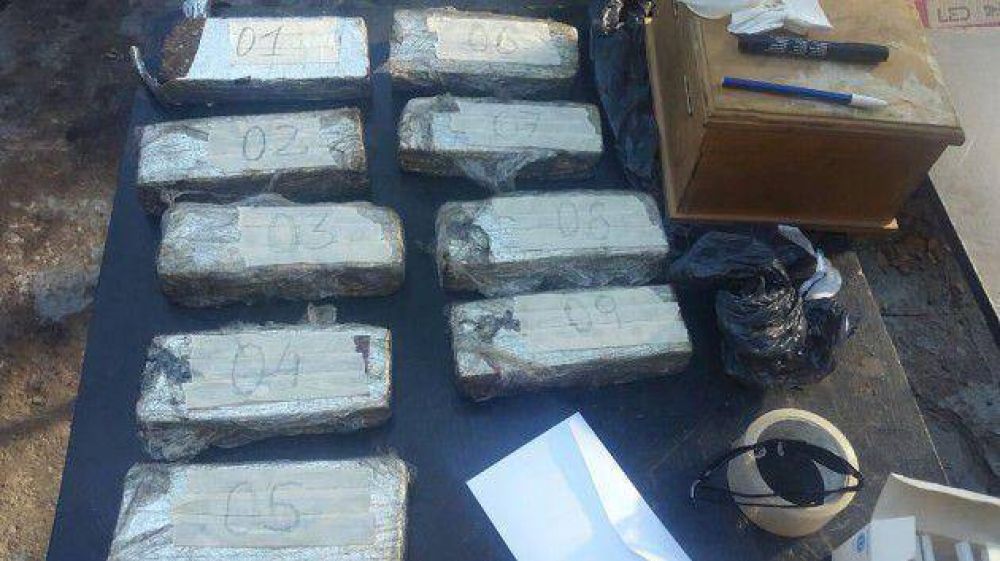 La Polic�a secuestr� 6 kilos de marihuana y 74 dosis de LSD