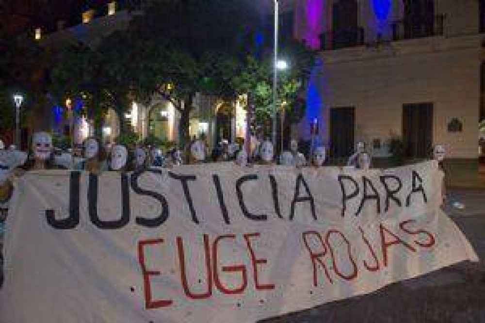 Masiva marcha a dos a�os del crimen de la psic�loga