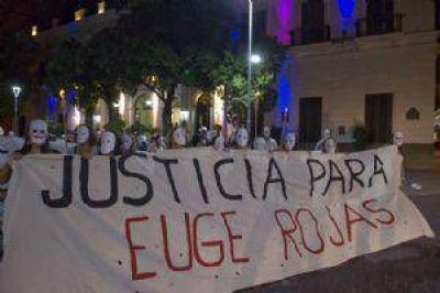 Masiva marcha a dos a�os del crimen de la psic�loga