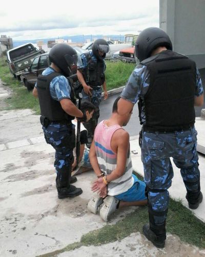Oleada de arrebatos termin� con varios aprehendidos con drogas