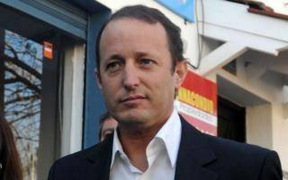 Lomas de Zamora: Insaurralde no fue a la cumbre del FPV que apoy� a Cristina