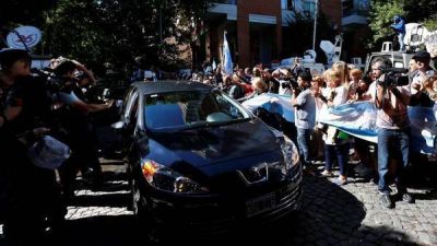 La ceremonia, con un fuerte operativo y un�nime reclamo de justicia