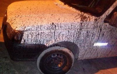 Impactante derrame de brea afect� 30 autos en la General Paz